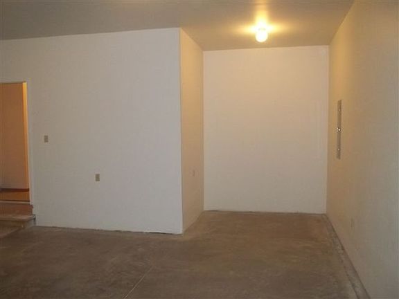 2nd image of 2806 Breezewood Dr