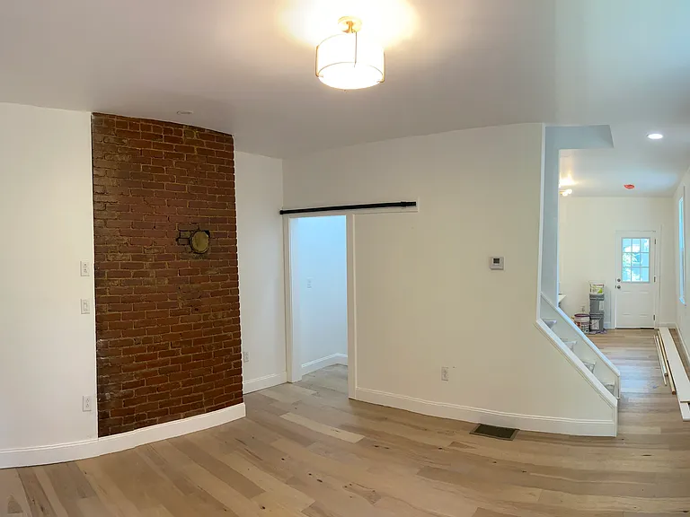 4455 Gladstone St — Photo 34