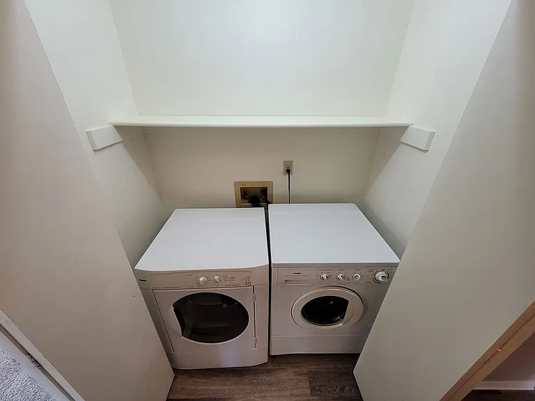 2720-2758 Mirage Dr — Photo 38