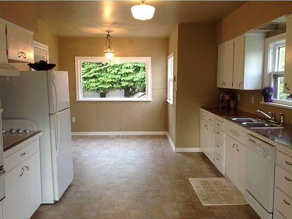 Fully Updated Kitchen