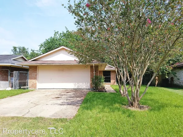 514 N 13th St, La Porte, TX 77571