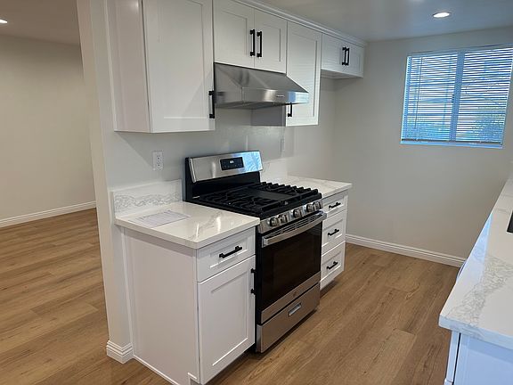 5th image of 576 E Verdugo Ave APT M