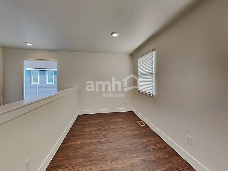 936 Moorside Ave — Photo 7