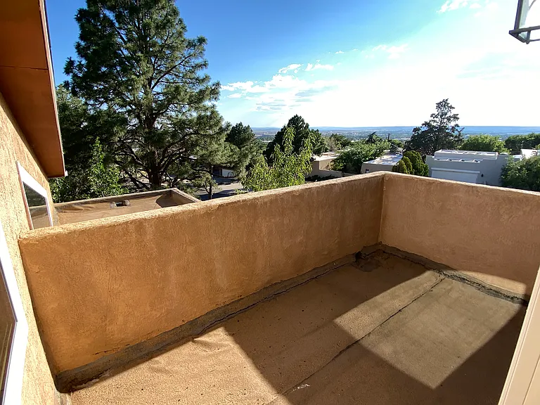524 Oakwood Pl NE — Photo 7