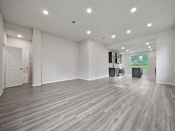 5th image of 507 Navajo St