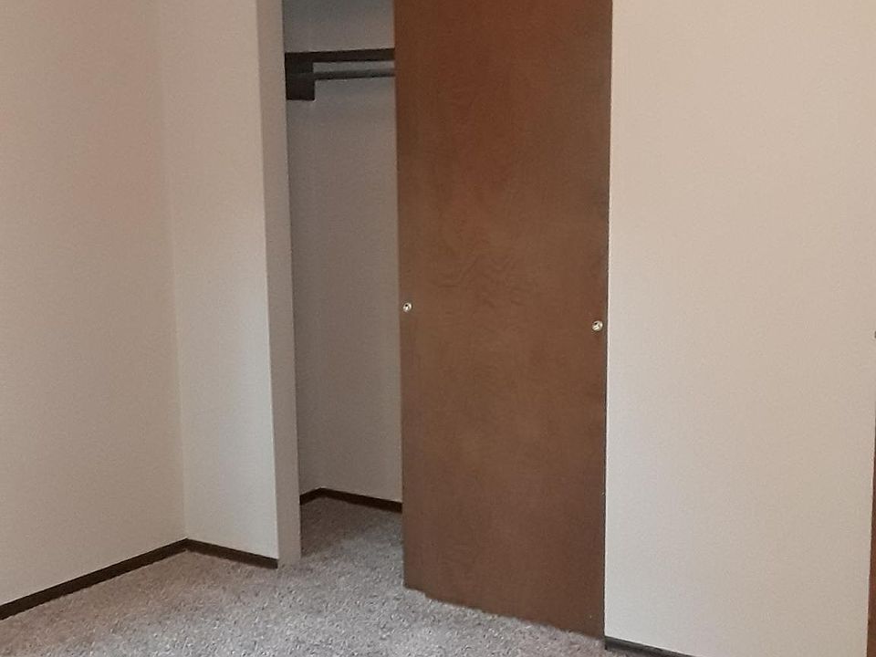 1st image of 240 Leverette Ln APT 1