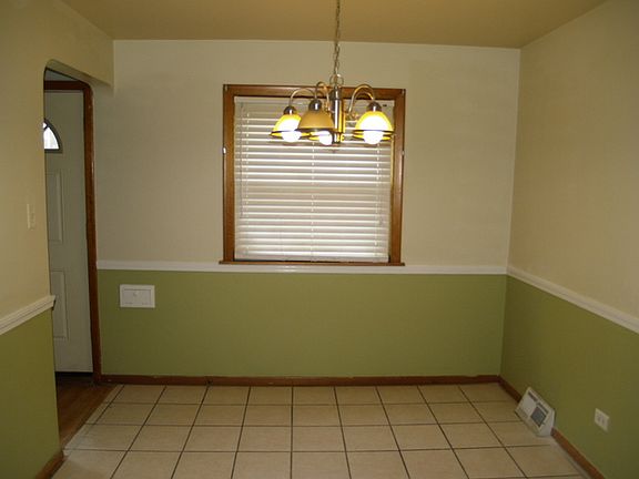 3rd image of 721 E 163rd Pl
