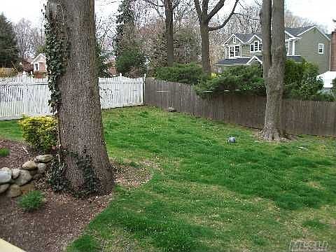 1st image of 8 Tanglewood Ct