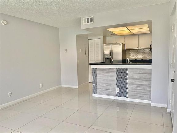 3rd image of 708 Executive Center Dr APT 18