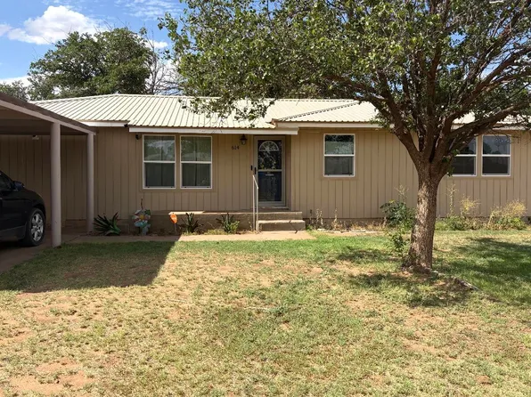 614 16th St, Seagraves, TX 79359