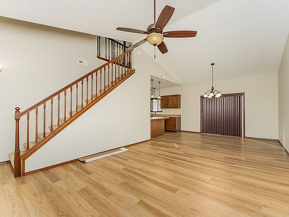 5th image of 107 W 81st St