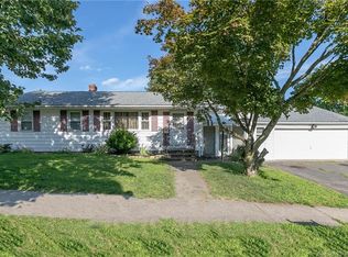 100 Kasper Cir, Stratford, CT 06614