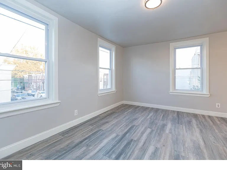 2434 E Dauphin St #3F — Photo 4