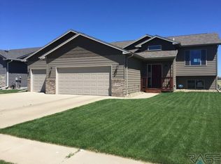 3416 E Brewster St, Sioux Falls, SD 57108