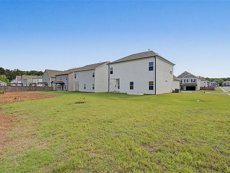 514 Denton Dr — Photo 41