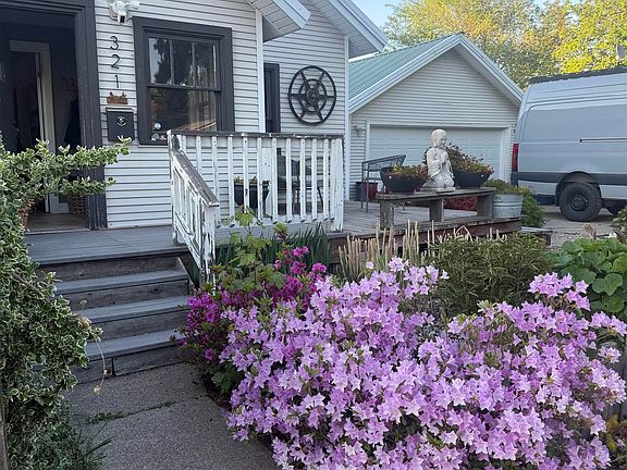 2nd image of 321 S 1st Ave