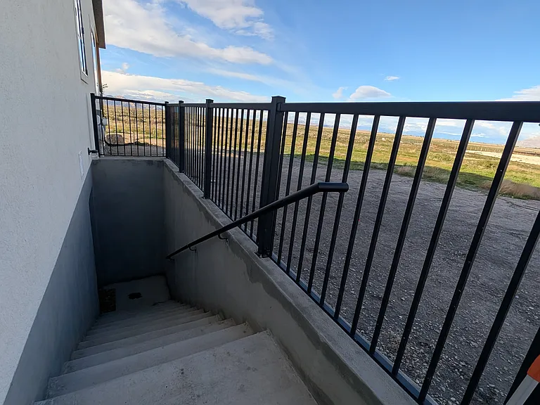 1094 W Marigold Dr — Photo 36