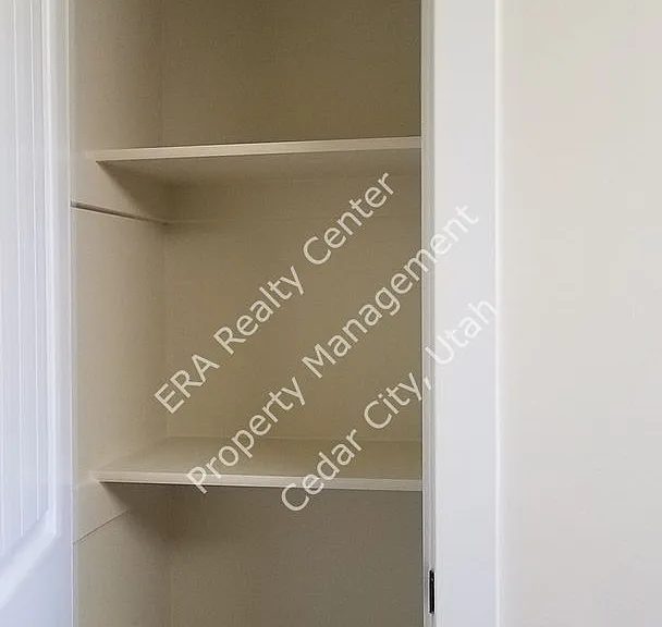 457 N 400 W #B — Photo 5
