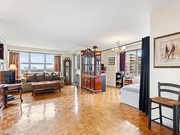 5th image of 555 Kappock St APT 12P