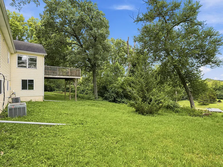 1147 Fenno Dr — Photo 25