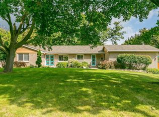 60 Tottenham Rd, Brighton, NY 14610