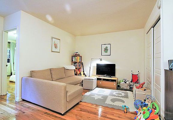4th image of 53 W 84th St APT 4A