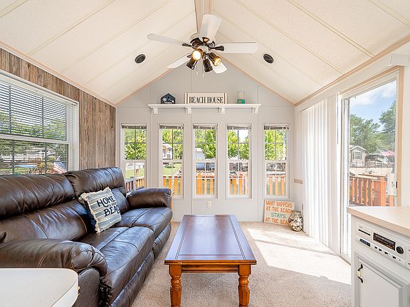 5th image of 237 Fossil Cove Ln