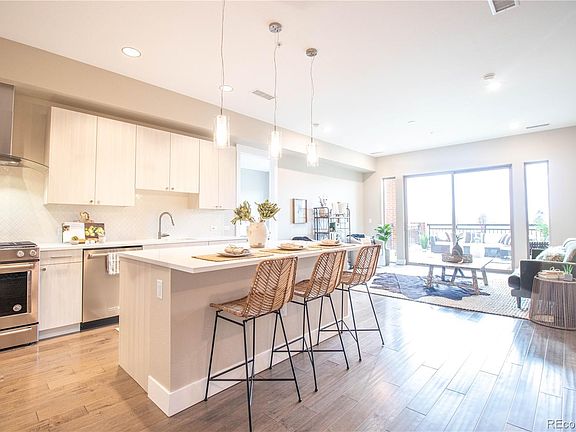 5th image of 4885 S Monaco St #106