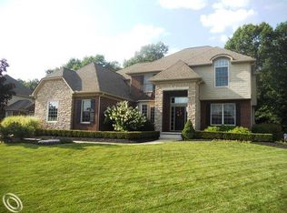47692 Cheltenham Dr, Novi, MI