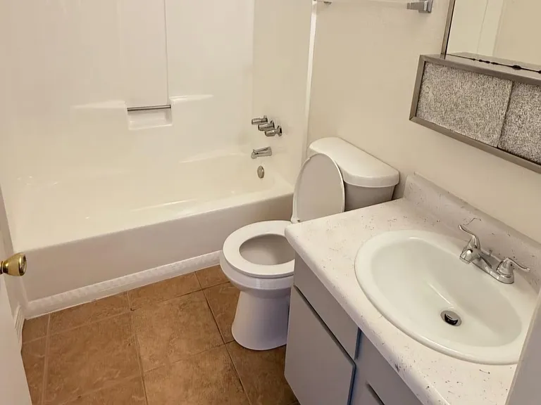 3313 E Blacklidge Dr #1 — Photo 4