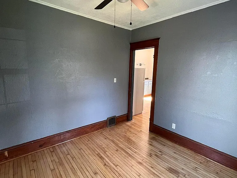 2959 S Kinnickinnic Ave — Photo 8