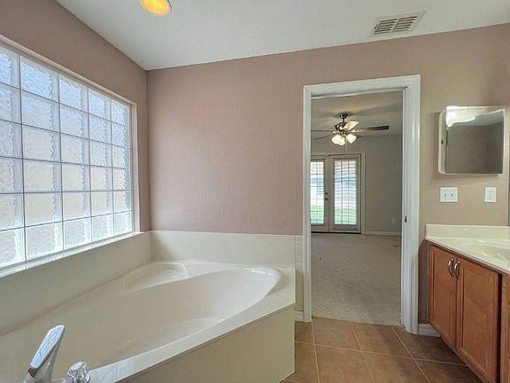 4th image of 2342 SE 18th Cir