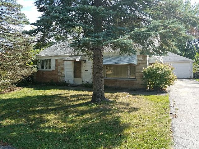 1st image of 303 S Orchard Dr