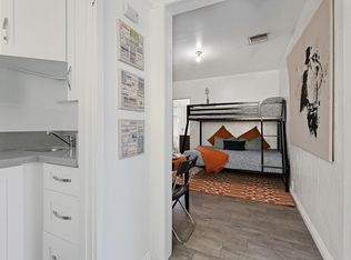 11804 Hamlin St, North Hollywood, CA 91606