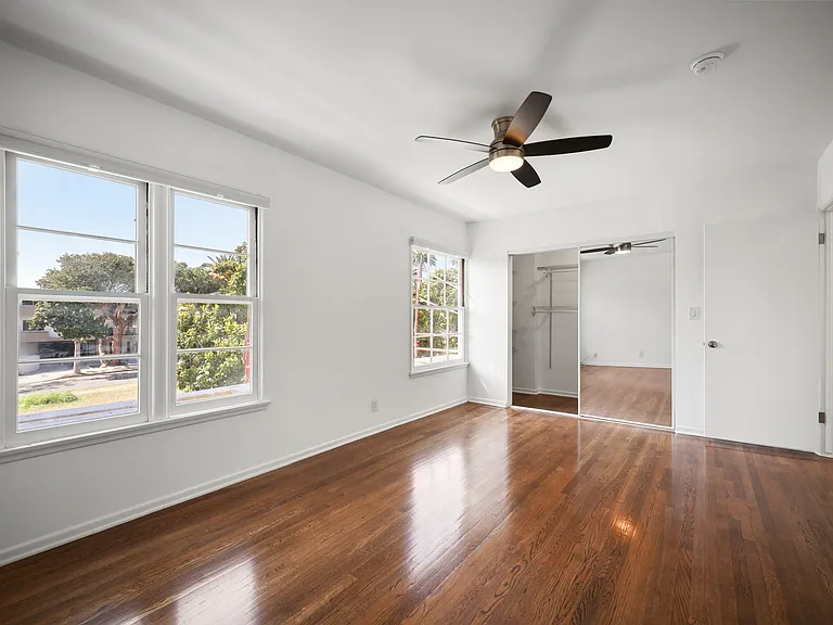 302-312 San Vicente Blvs — Photo 22
