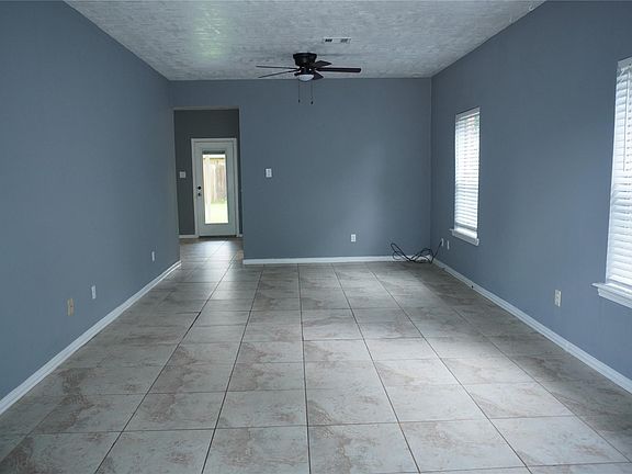 5th image of 3352 Jan Ct