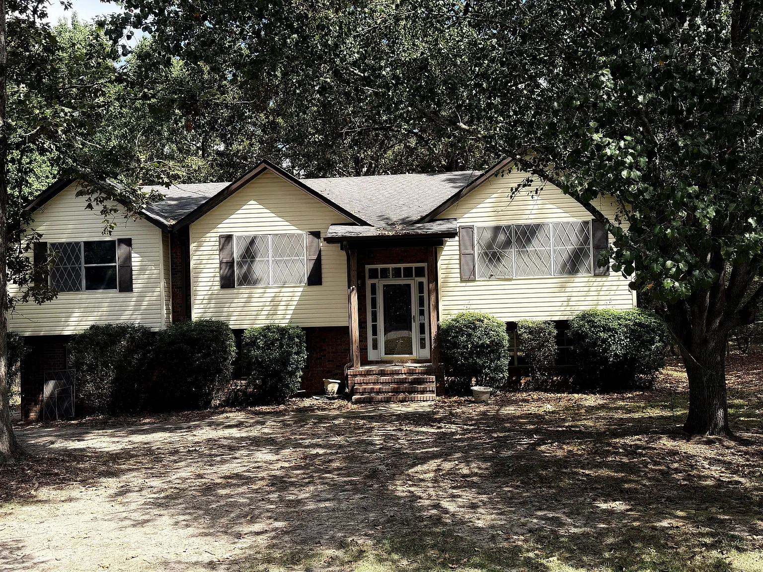 4 bed, 2.5 bath, 1508 sqft, $1,900 — Photo 1