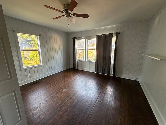 3rd image of 503 19th St E APT 2