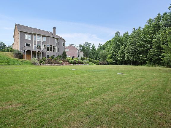 2nd image of 204 Rocky Creek Ct