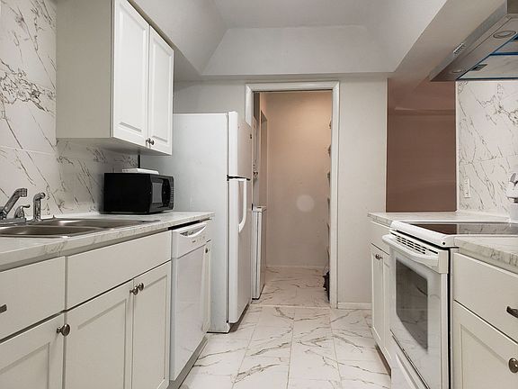 4th image of 4575 S Texas Ave APT 308