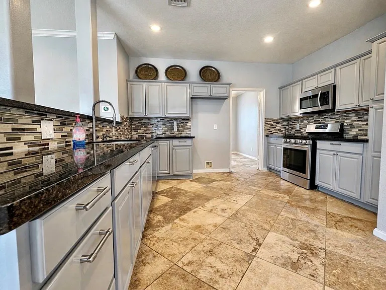 14302 Ardwell Dr — Photo 23