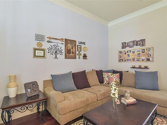 4th image of 2723 Waterfront Dr