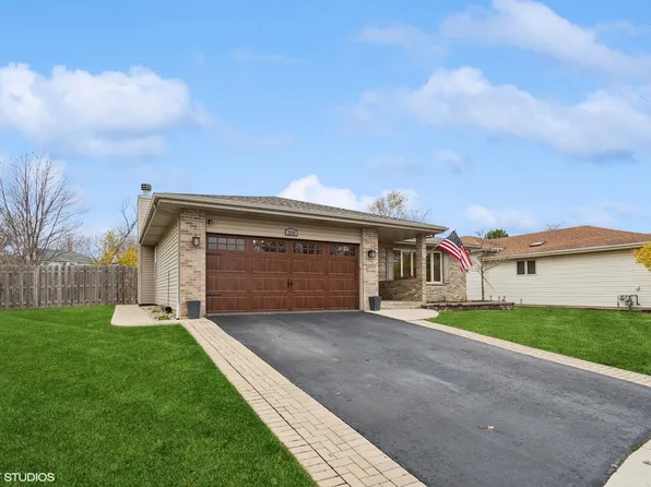 2209 Primrose Dr, Plainfield, IL 60586