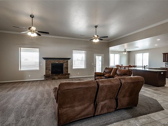 3rd image of 4359 Gemstone Avenue