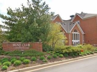 159 Hunt Club Dr, Saint Charles, IL 60174