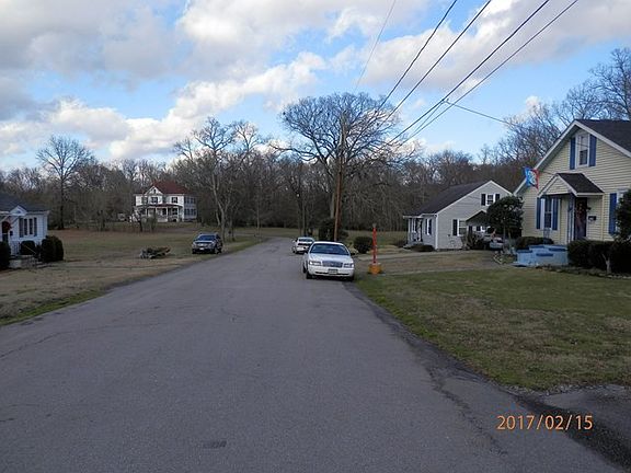 4th image of 312 Tillar St