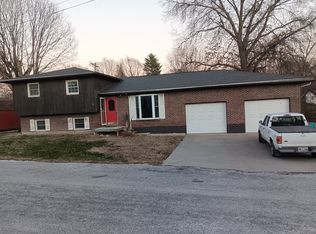 102 Feaster St, Windsor, MO 65360