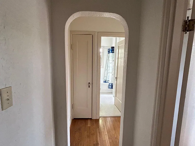 1530 NE 10th Ave #201 — Photo 2