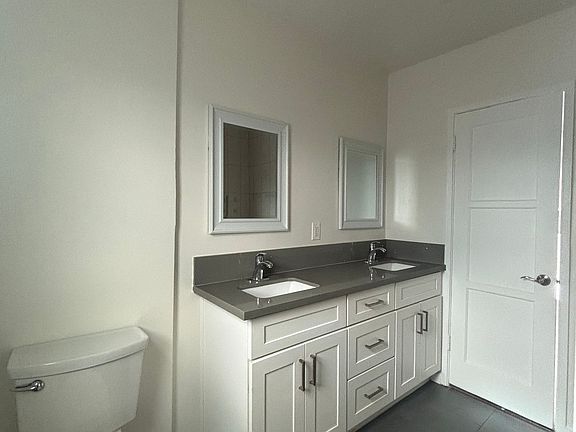 5th image of 936 S Westmoreland Ave #940