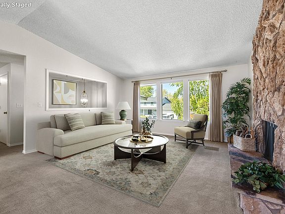 4th image of 4905 Blue Heron Blvd